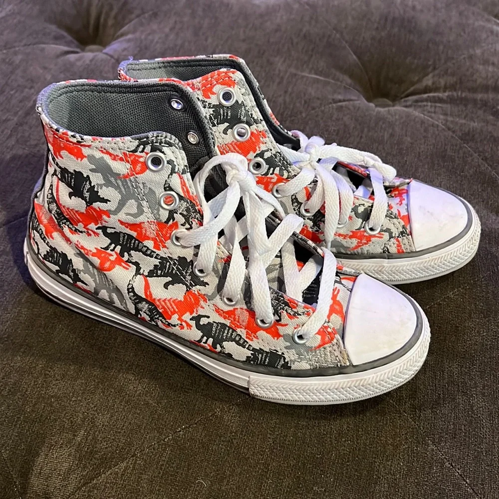 BOYS' CONVERSE CHUCK TAYLOR ALL STAR DINOSAUR DAZE SNEAKERS size 2